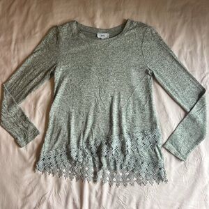 Elegant Gray Lace Hem Top – Size Small